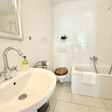 Belle Kitz Pure Im Zentrum By Belle كيتزبوهيل